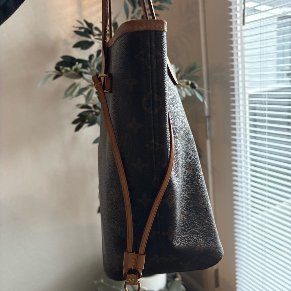Louis Vuitton Neverfull MM - Picture 2 of 9